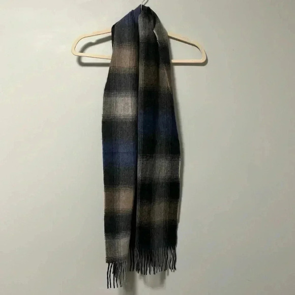 NWT Bloomingdale’s 100%  cashmere plaid scarf - Picture 1 of 5